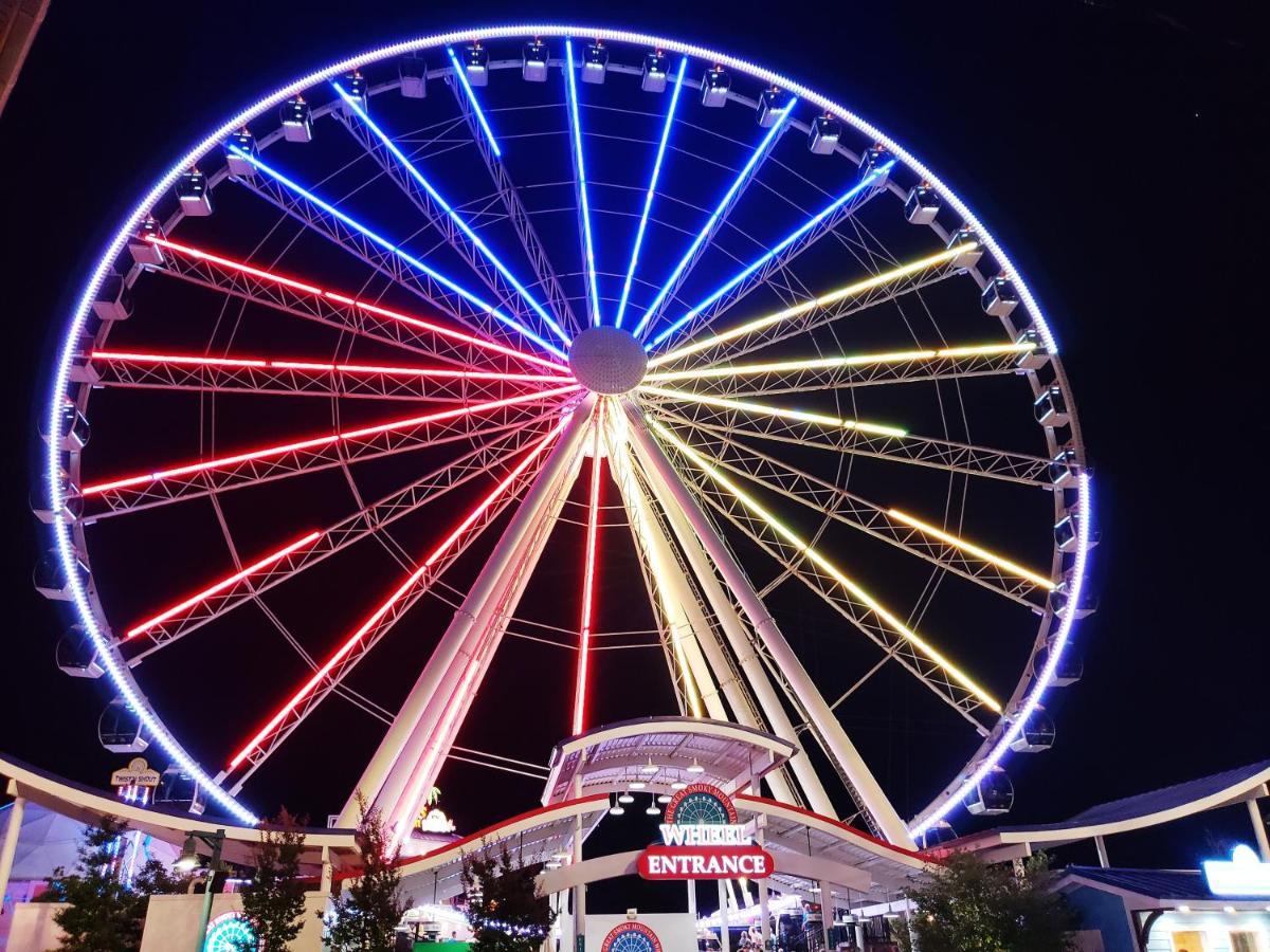 Moonshine Chalet, Hot Tub, Pool Access, Wifi, 1089 Free Tickets Each Paid Day, Dollywood And More Gatlinburg Zewnętrze zdjęcie